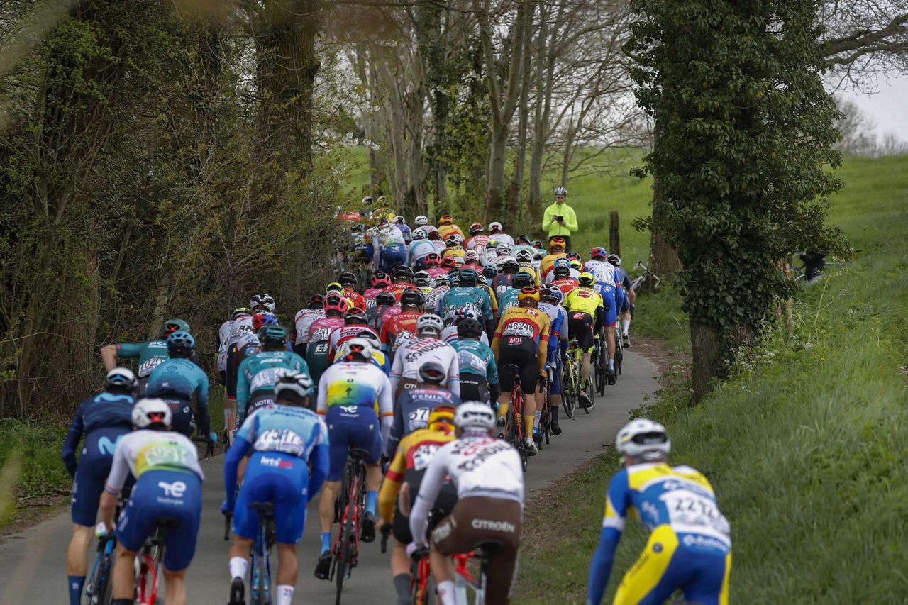 Dwars door Vlaanderen 2022 - 76th Edition - Roeselare - Waregem 183,7 km - 30/03/2022 - Peloton - photo Dion Kerckhoffs/CV/SprintCyclingAgency&Acirc;&copy;2022