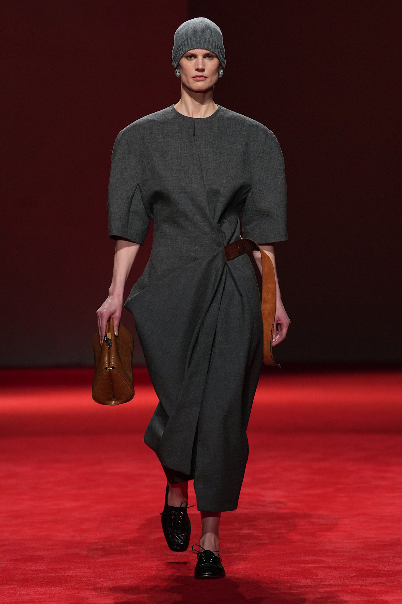 models on the Bottega Veneta Fall 2026 fashion show runway