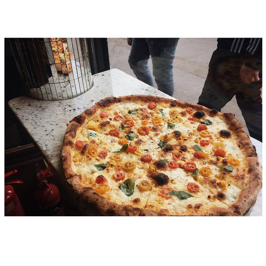 Pizza at Errol's