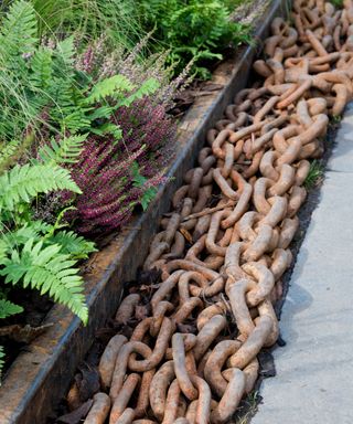 chains used as garden edging