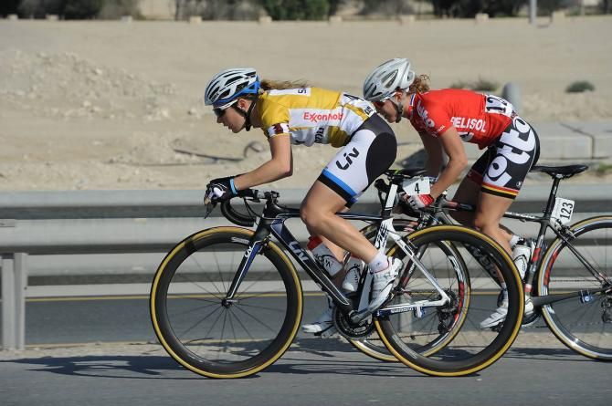 Amy Pieters battles the wind
