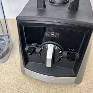 Testing the Vitamix A2500i blender