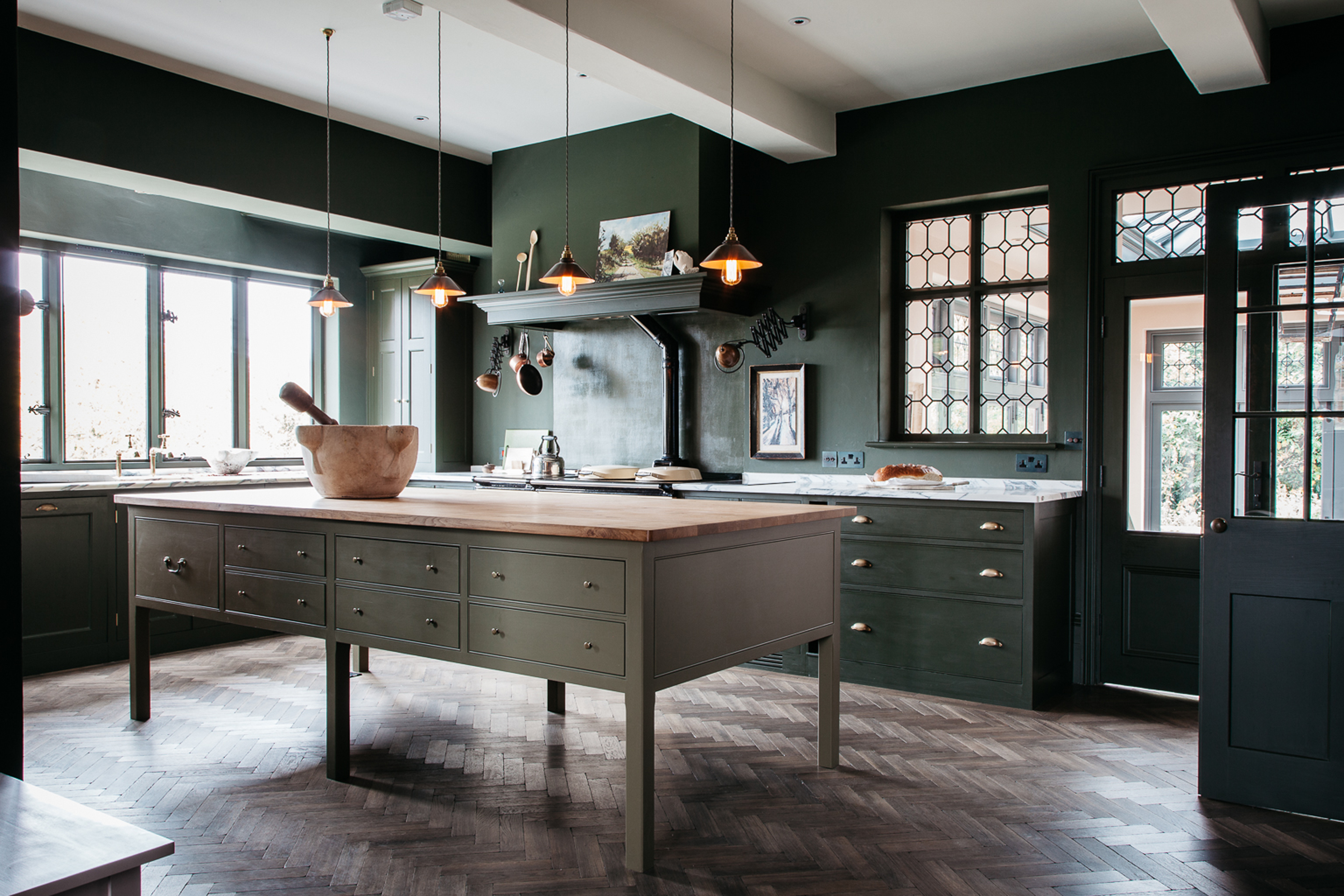 Plain English georgian kitchen