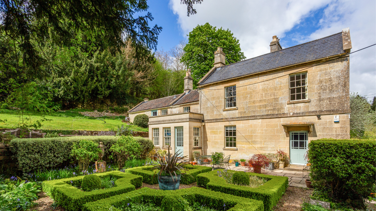 Rock Cottage in Wiltshire exterior and gardens.