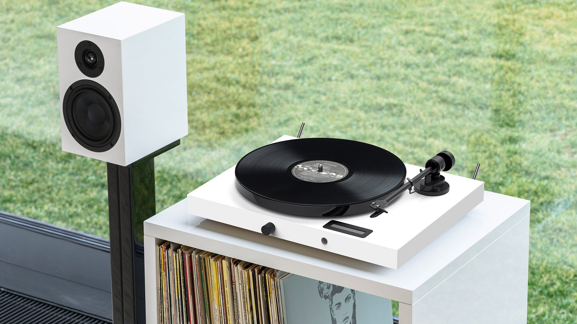 Pro-Ject's Juke Box E1 turntable brings vinyl, Bluetooth and amps