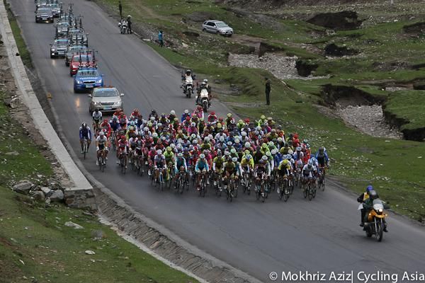 The peloton in action during stage 4 at the Tour of Qinghai Lake