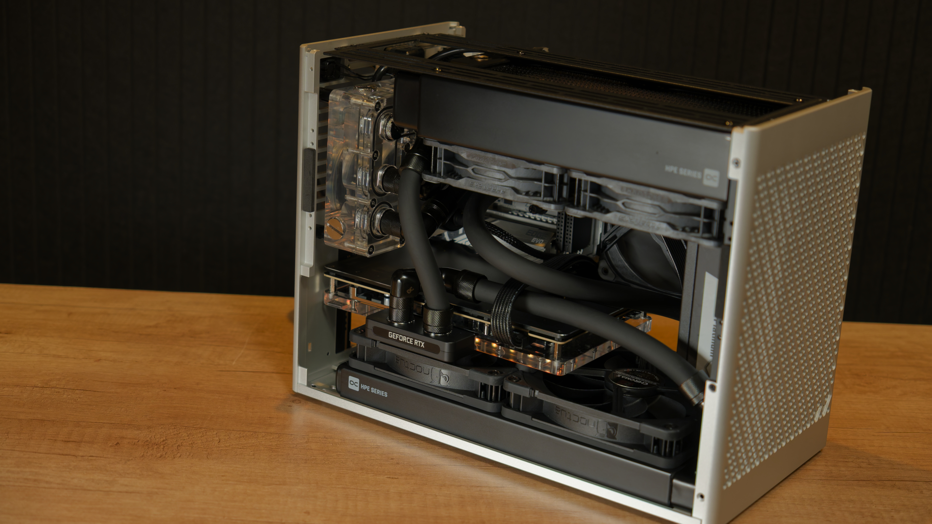 Greyscale ITX Build Loop Filling