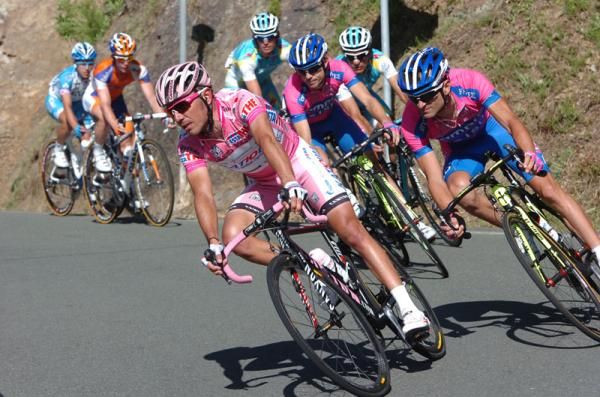 Joaquim Rodriguez Oliver (Katusha Team) held onto pink