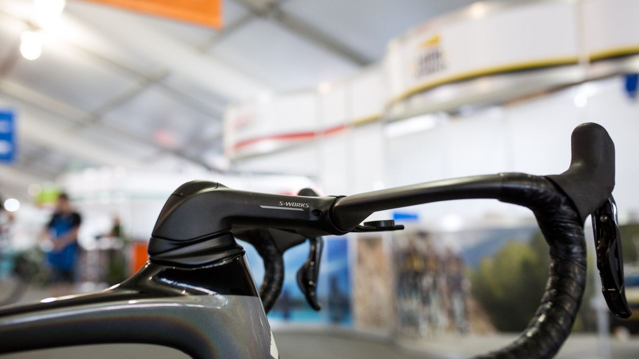 S-Works Venge ViAS aero stem works in conjunction with the Aerofly bars