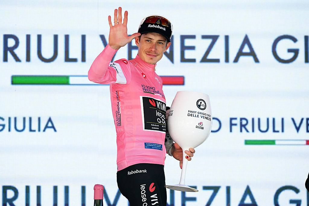 Giro d'Italia: Jonas Vingegaard outclimbs rivals to solo to stage 14  victory and seize race lead | Cyclingnews