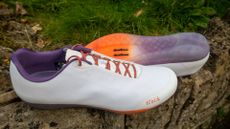 Fizik Tempo Beat shoes, side on, one with sole showing