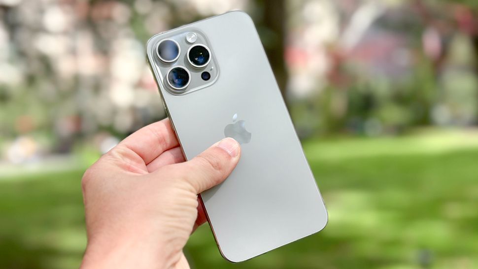 iPhone 16 tetraprism lens looks even more likely thanks to this new ...