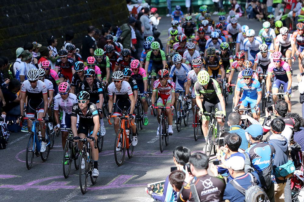 The peloton comes through