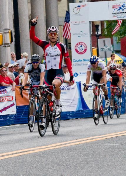 Ben Kersten (Fly V Australia) comes around the Jamis lead out train to win the 2010 Tour of Somerville.