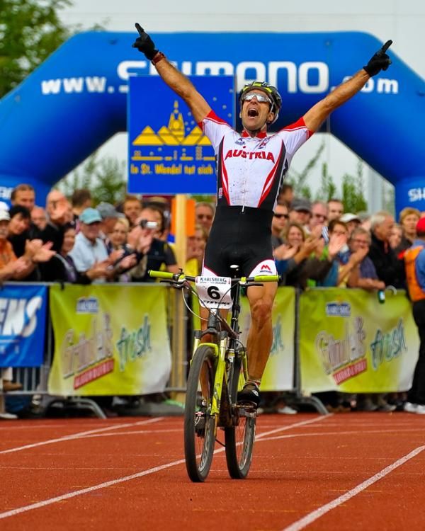 Albana Lakata wins the marathon World Championship for Austria.