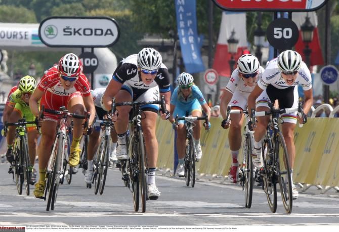 Kirsten Wild and Marianne Vos battle for the La Coruse win