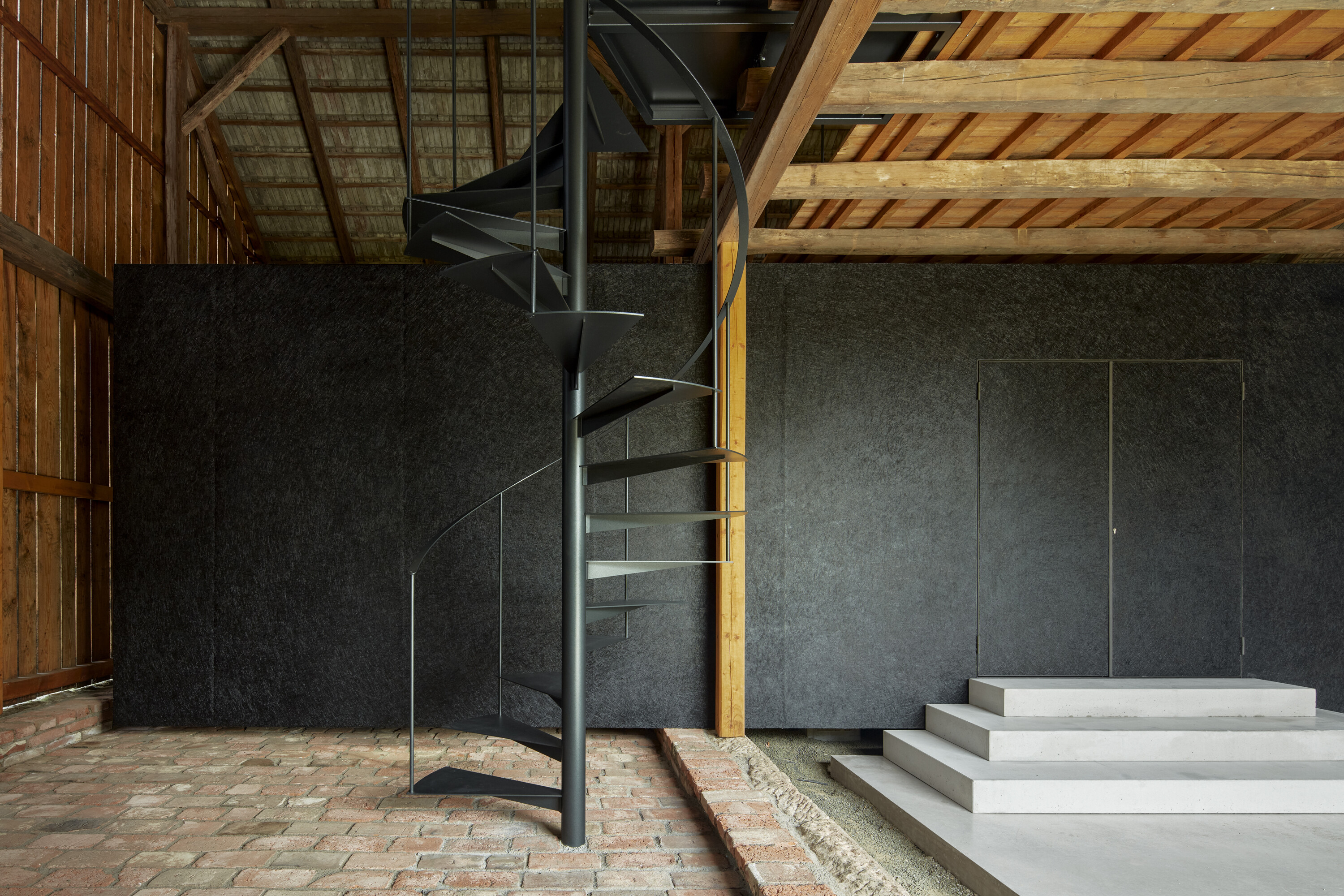barn conversion in czech republic by Facha Architekti