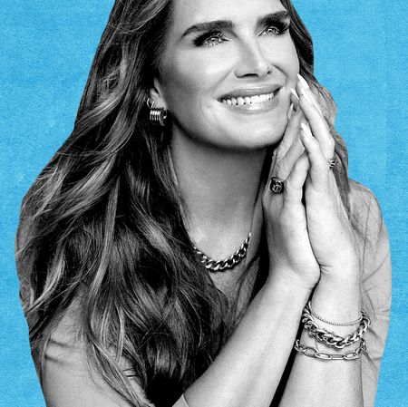 headshot of actress Brooke Shields