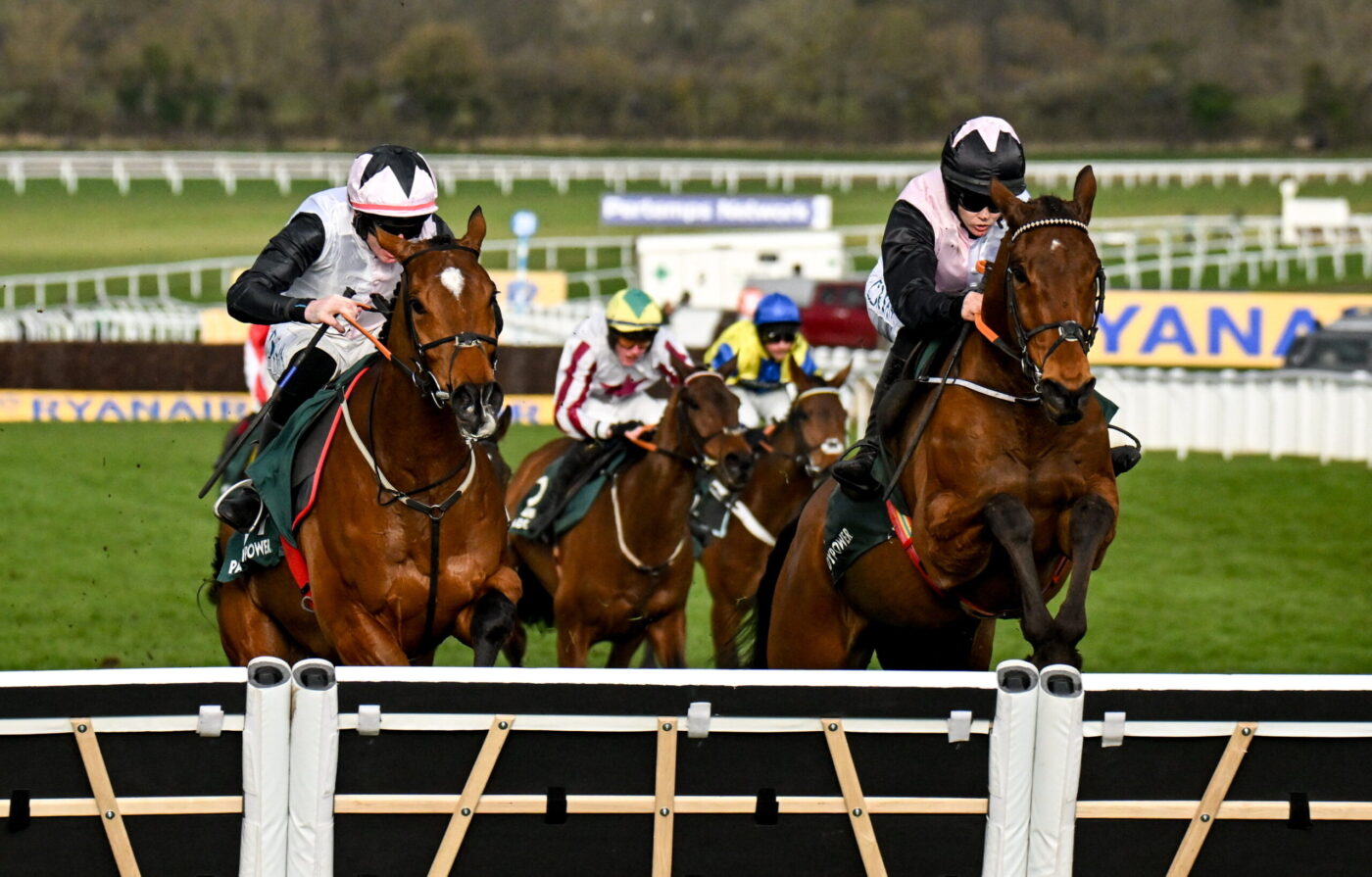 Bob Olinger and Rachael Blackmore en-route to winning the 2025 Stayers&amp;rsquo; Hurdle at the Cheltenham Festival