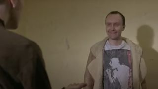 Irvine Welsh smiling in Trainspotting