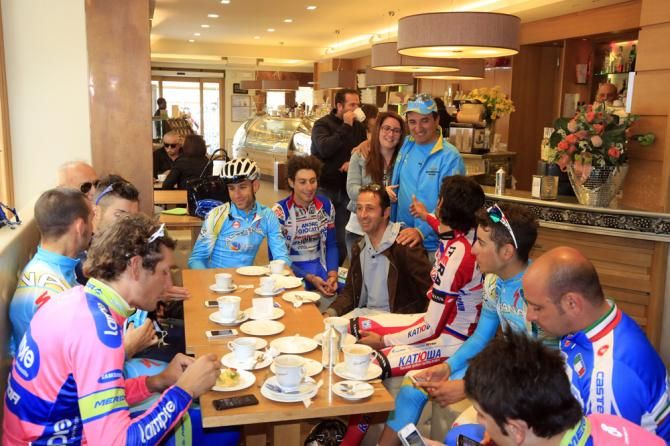 The Italian team tuck into a pre-ride meal