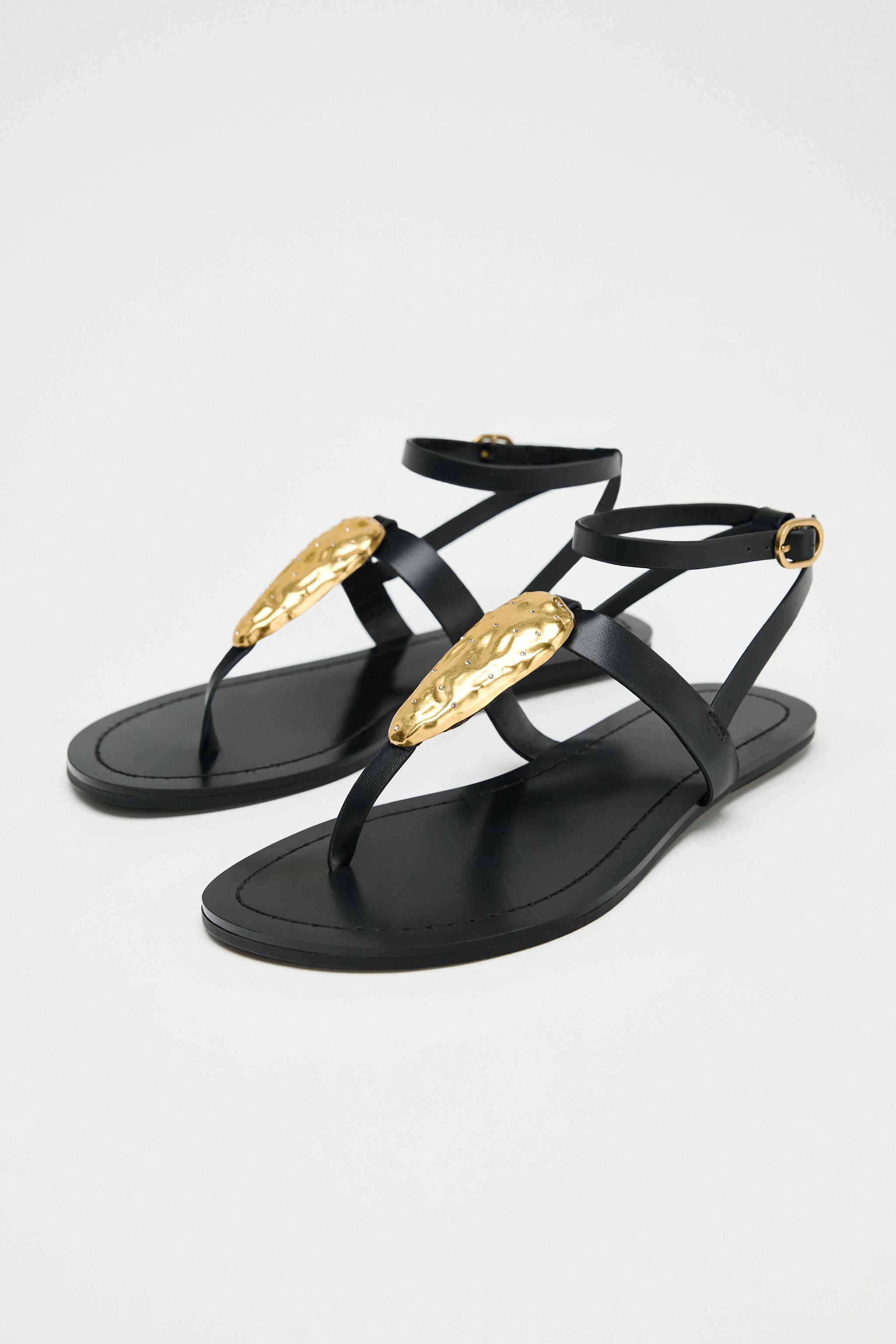 Flat Sandals With Metal Piece