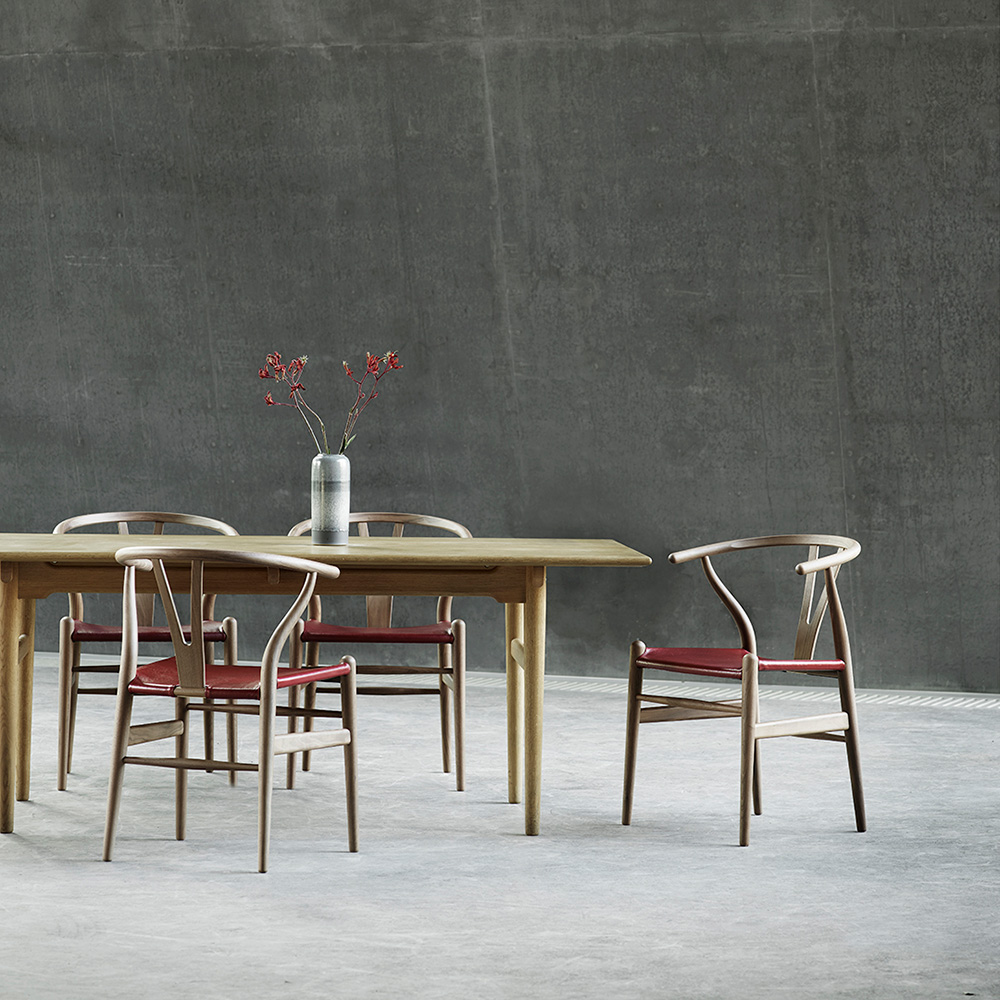 Hans J. Wegner, Carl Hansen &amp; Son wishbone chair