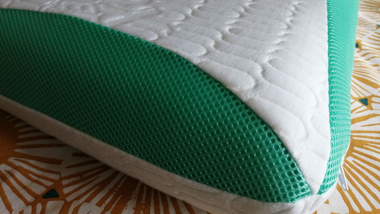 REMFit 500 Cool Gel pillow review sumptuously soft yet supportive T3