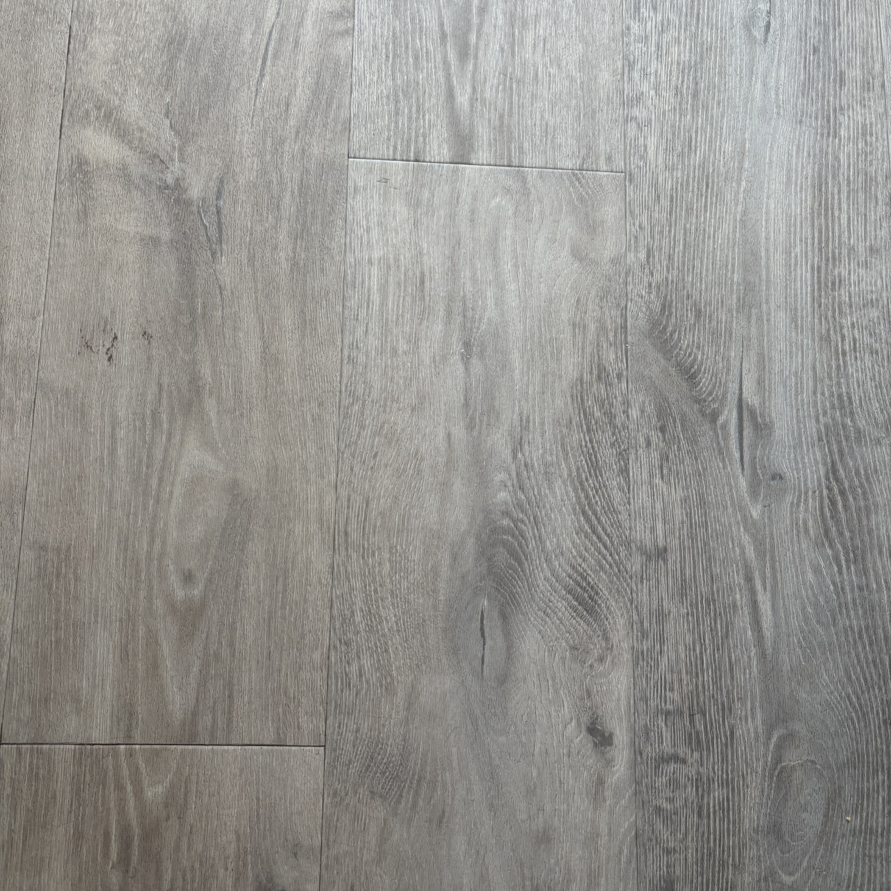 hard floor after using the Tefal X-Clean 7 to clean up mess