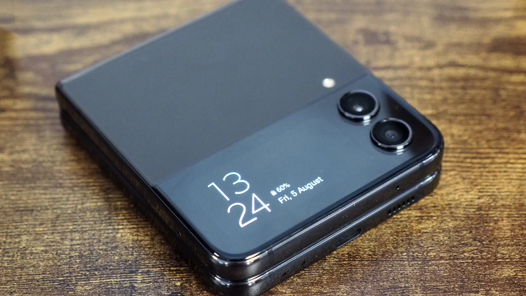 Galaxy Z Flip 4 vs Flip 3: is Samsung's new flip phone worth it? | T3