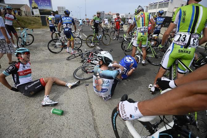 Tony Martin (Omega Pharma - QuickStep) and others after a crash