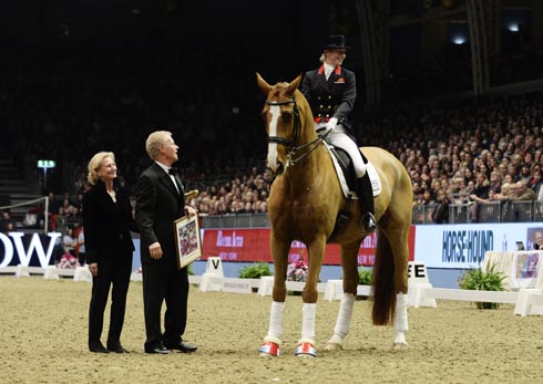 Laura Tomlinson retires Mistral Hojris at Olympia