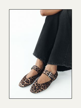 Flache Schuhe mit Leopardenmuster