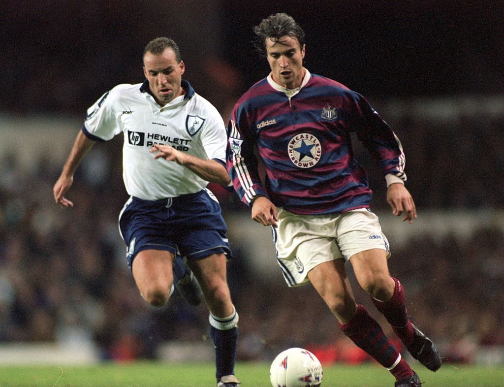 Best Newcastle retro shirts 2022: The Magpies&#039; best classic football shirts ever: RONNY ROSENTHAL OF TOTTENHAM HOTSPUR CLOSES DOWN DAVID GINOLA OF NEWCASTLE UNITED DURING THE TOTTENHAM HOTSPUR V NEWCASTLE UNITED FA PREMIERSHIP MATCH AT WHITE HART LANE , LONDON.