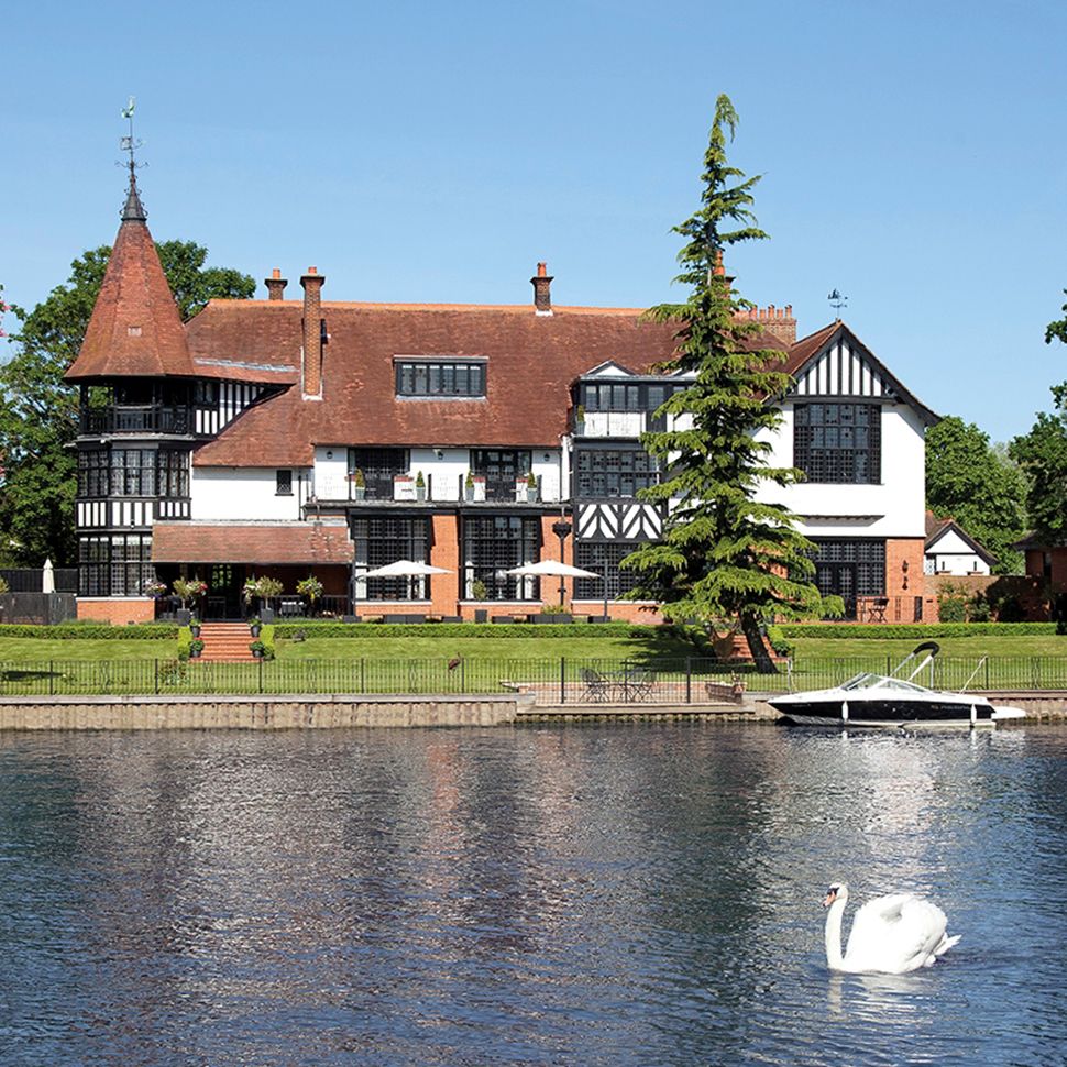 A River Runs Through It Ten Riverside Homes For Sale Woman & Home