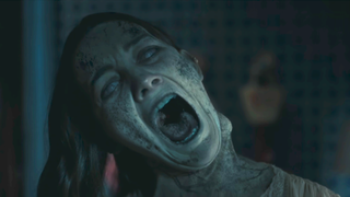 Victoria Pedretti screaming as Bent Neck Lady in Haunting of Hill House episode 5 