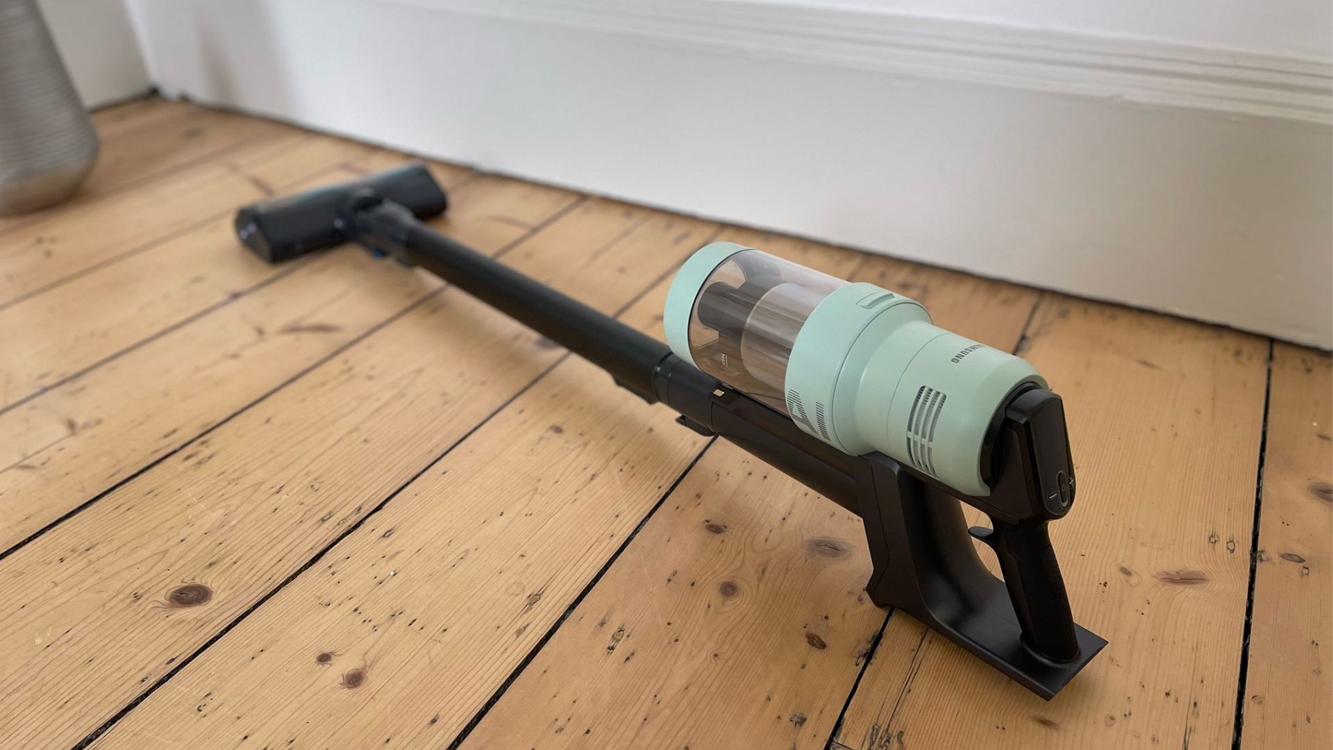 Samsung Bespoke AI Jet Ultra Vacuum on the floor
