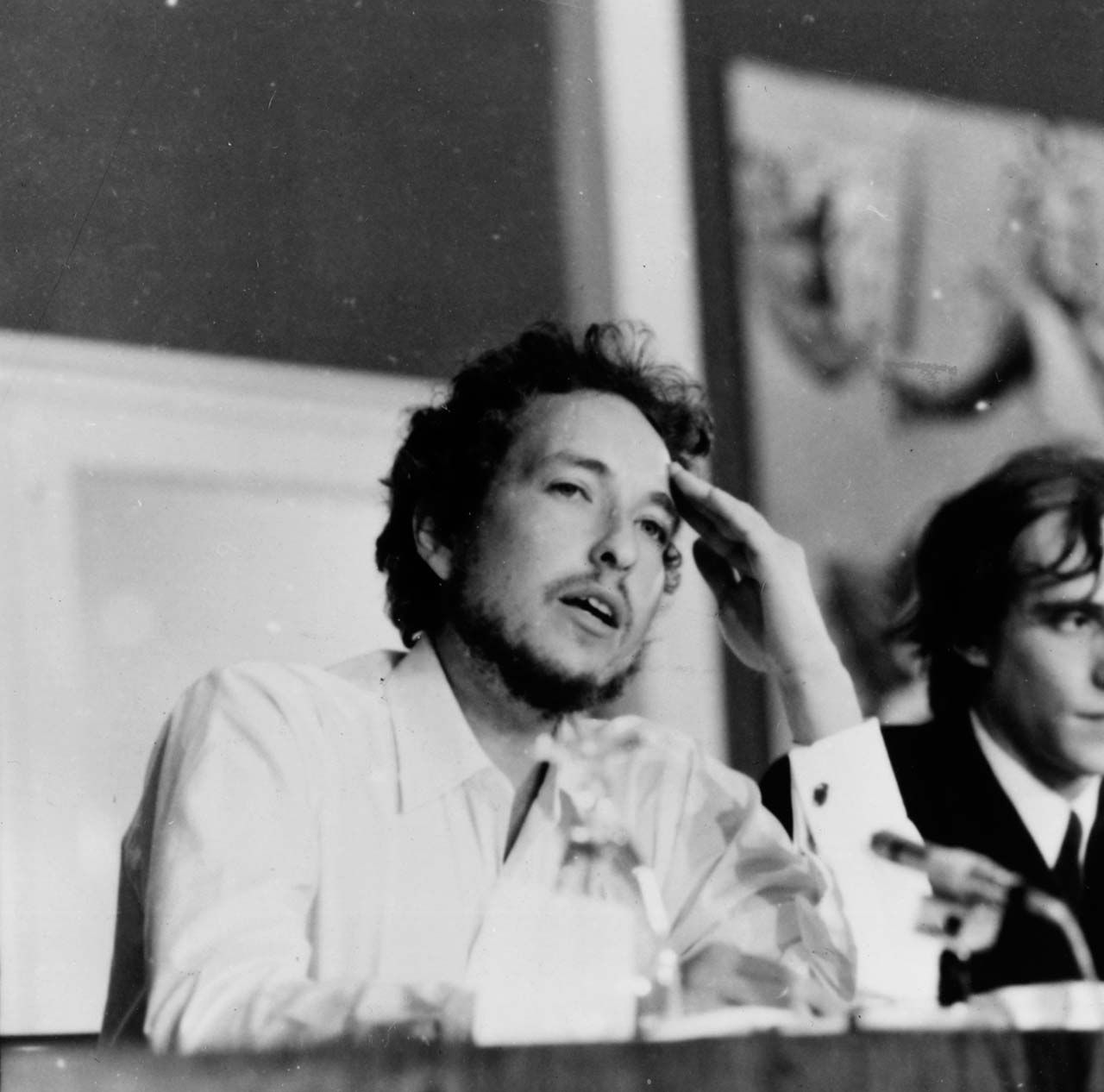 Bon Dylan attends a press conference at his hotel
