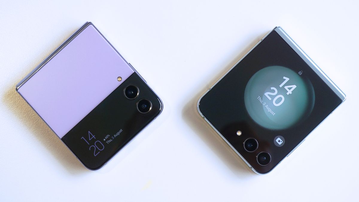 Samsung Galaxy Z Flip 4 vs Samsung Galaxy Z Flip 5 front angled closed clock