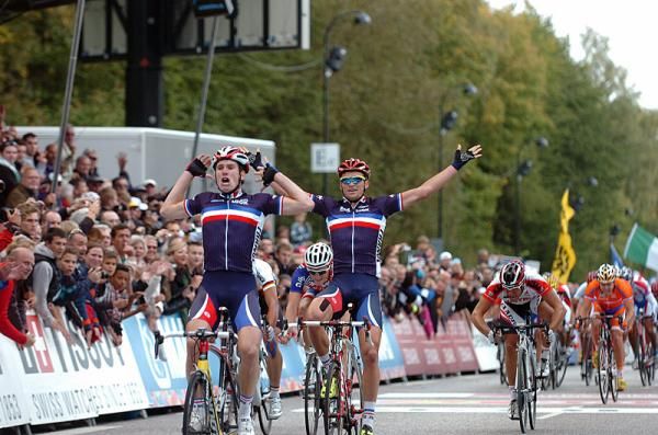 France's Arnaud Demare wins the U23 men's world championship ahead of teammate Adrien Petit.