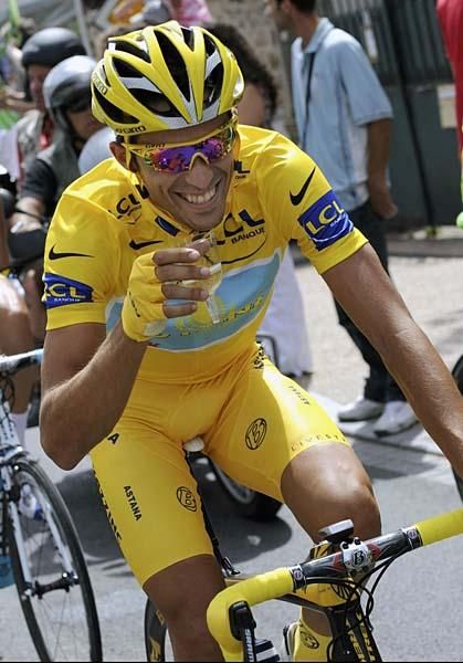 Alberto Contador (Astana) enjoyed his ride to Paris.