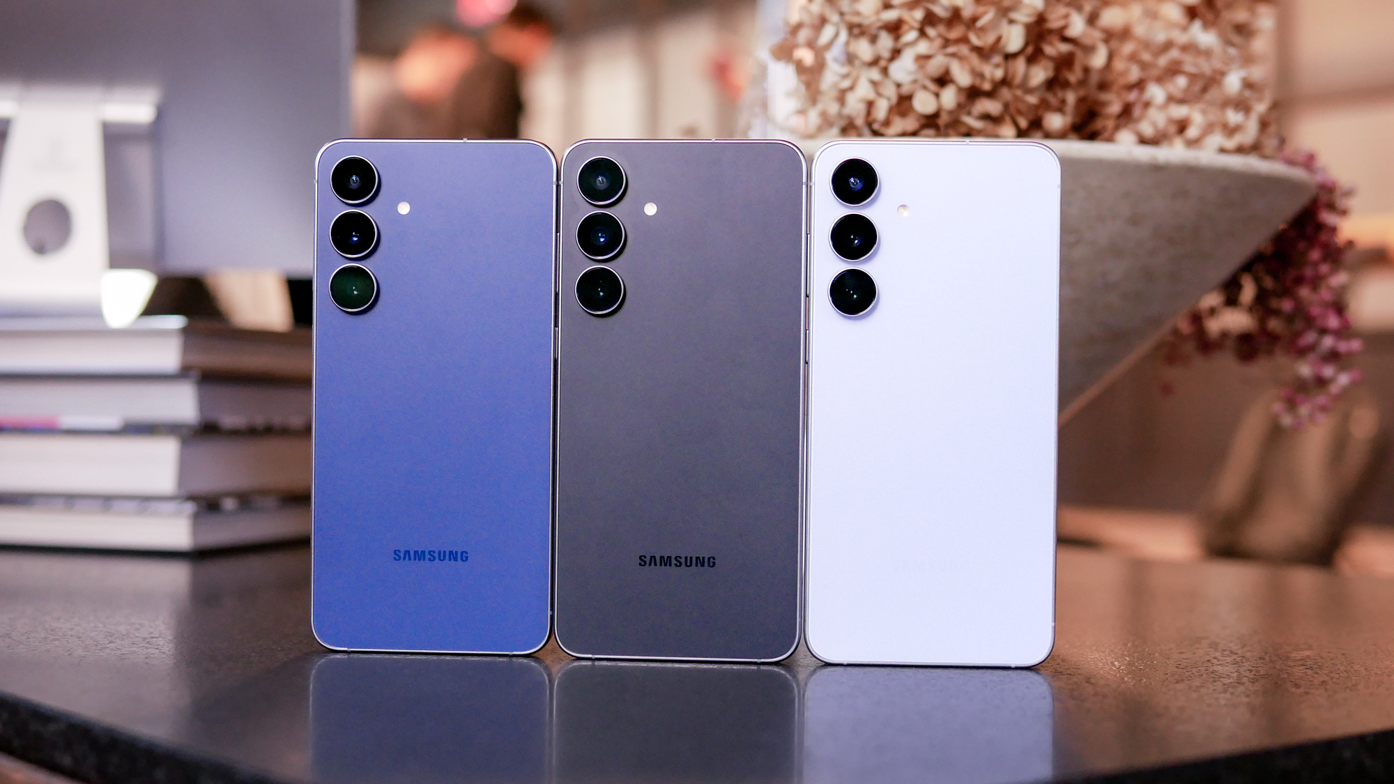 galaxy s25 fe in different colors.