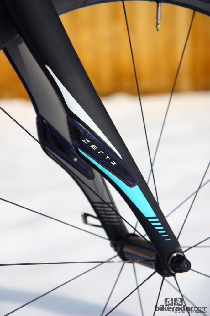 Specialized Zertz elastomeric inserts have long generated healthy amounts of skepticism. Whether it's due to these or some other engineering trickery, there's little denying the S-Works Roubaix SL4 does a fantastic job of squashing road buzz.