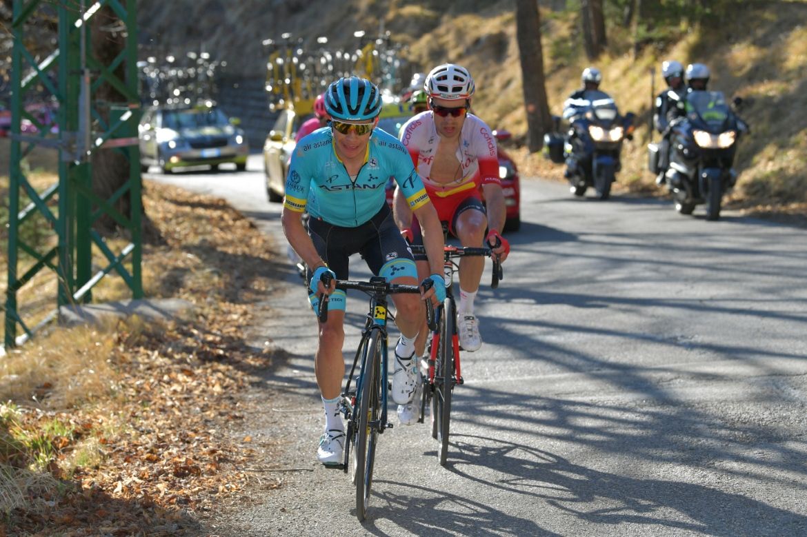 Miguel &Aacute;ngel L&oacute;pez (Astana) and Nicolas Edet (Cofidis) attack on the Col de Turini
