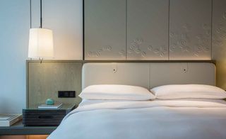Shenzhen Marriott Hotel With luxury bedroom