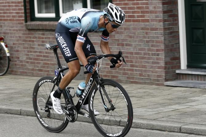 Niki Terpstra chases