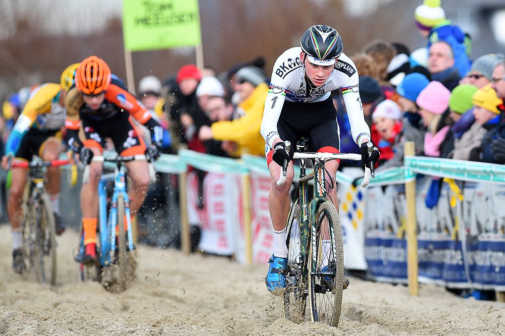 Mathieu van der Poel just barely held onto the series lead.