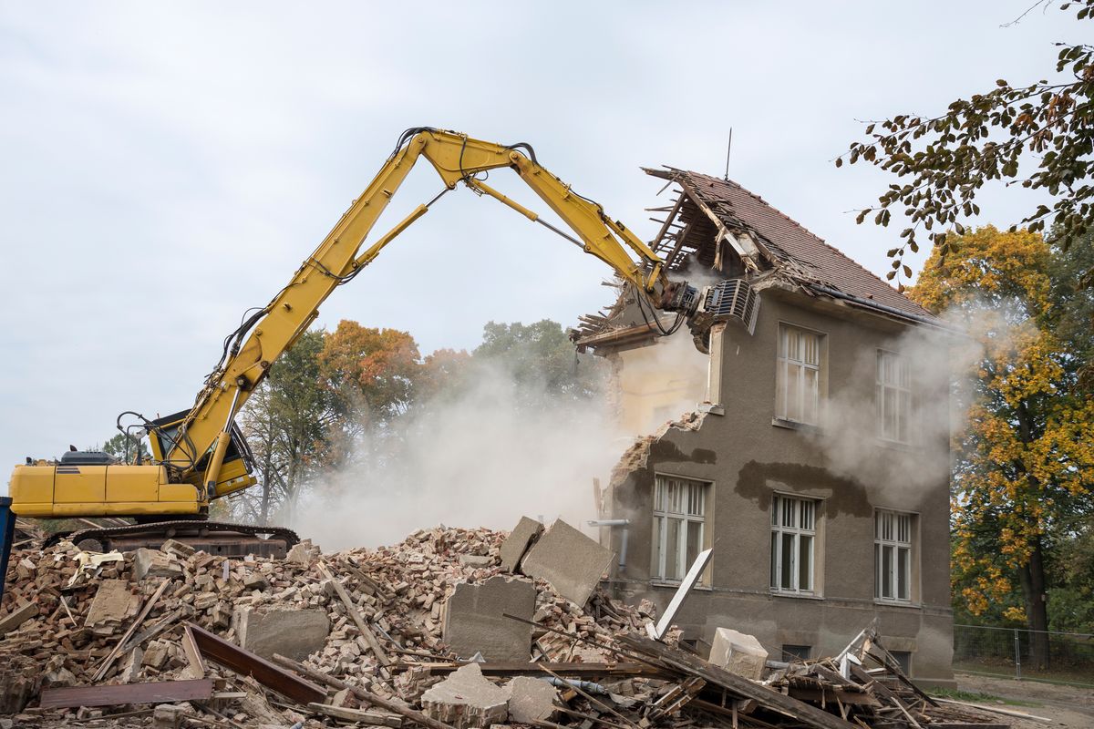 Demolition of an old house