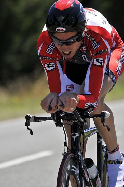 Defending champ Jeremy Vennell finishes in second place, 55 seconds behind Gordon McCauley.