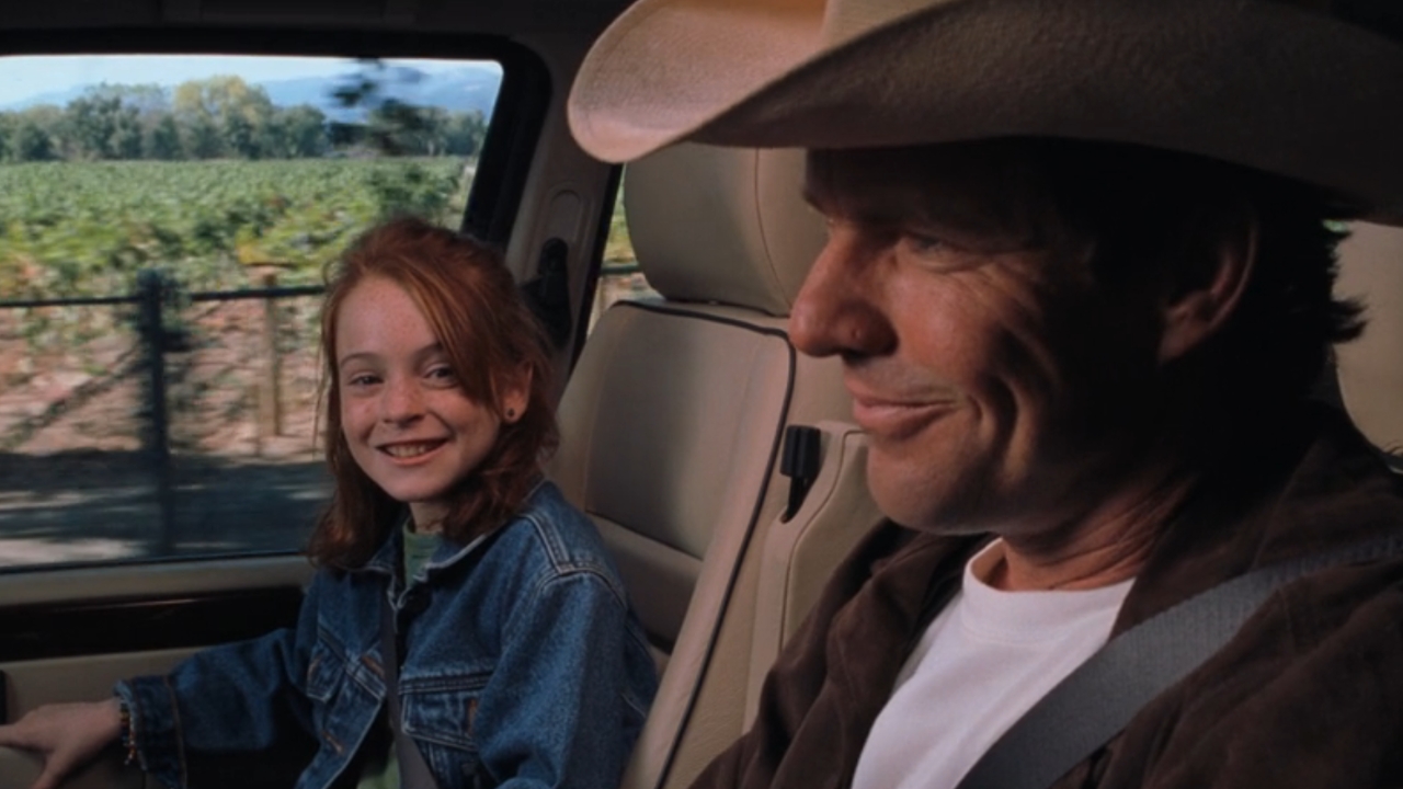 Lindsay Lohan and Dennis Quaid in a car in The Parent Trap